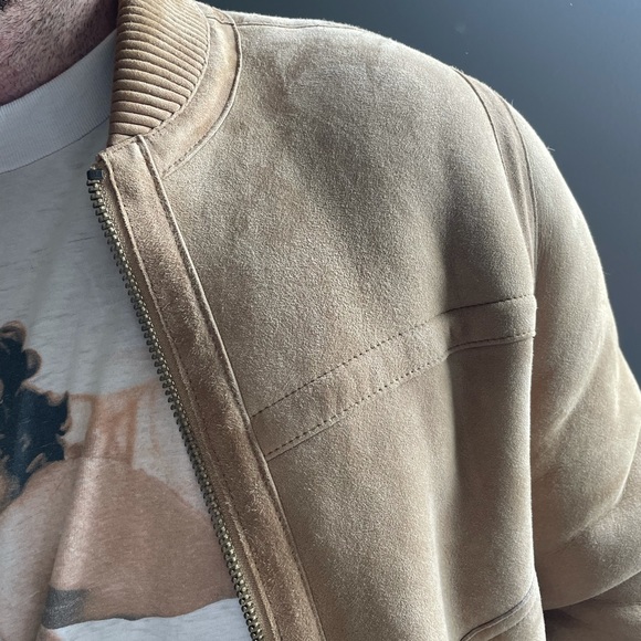 Vince Reversible Suede/Shearling Bomber, Size Small.  Fits like a S/M - Picture 4 of 5